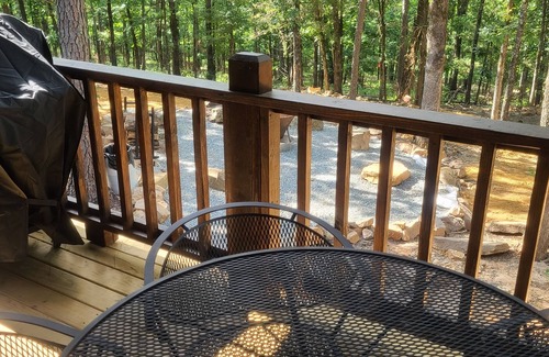 De Queen Casa | Four The Good Times (Cabin by De Queen Lake)