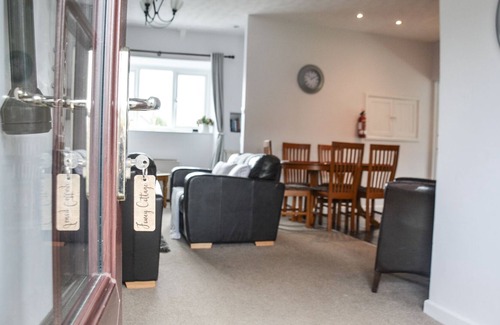 Lower Trengale Cabaña | Fowey Cottage-Rural-Familiar-Baño Privado-Vista al campo