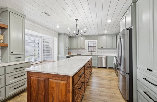 Lawrenceburg Casa | Fox Haven Retreat-Modern Cabin-Acres of Priv Land