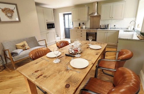 Mappleton Casa | FOX'S DEN, pet friendly, character holiday cottage in Burton Pidsea