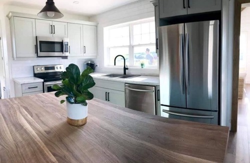 Princetown Cabaña | Foxcliff Cottage - A newly built executive seaside vacation rental!