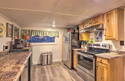 Westwood Place Cabaña | 'Foxglove Cottage' in Walkable West Asheville