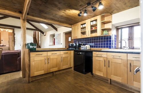Tiers Cross Casa | Foxglove - Luxurious Barn Conversion