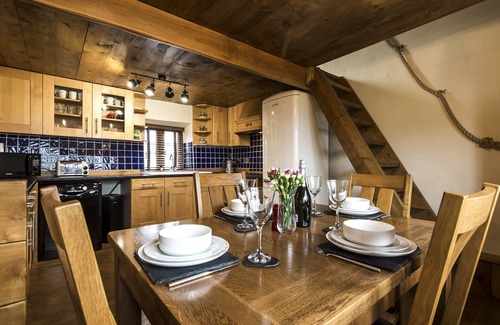 Tiers Cross Casa | Foxglove - Luxurious Barn Conversion