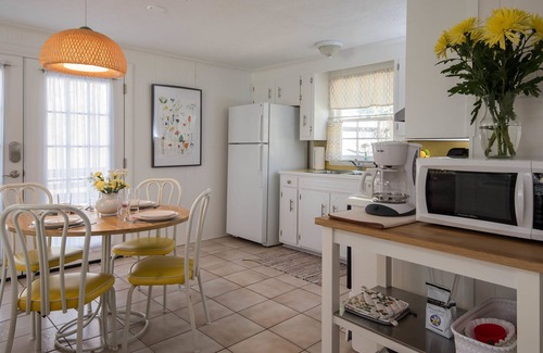 Hendersonville Cabaña | Foxhole Cottage - Cerca del centro