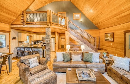 Foxfire Estates Cabina | Foxhollow - Minutes to Blue Ridge, hot tub, pets