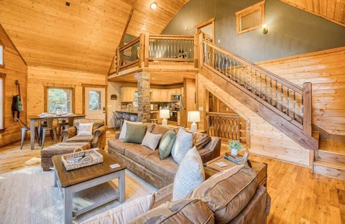 Foxfire Estates Cabina | Foxhollow - Minutes to Blue Ridge, hot tub, pets