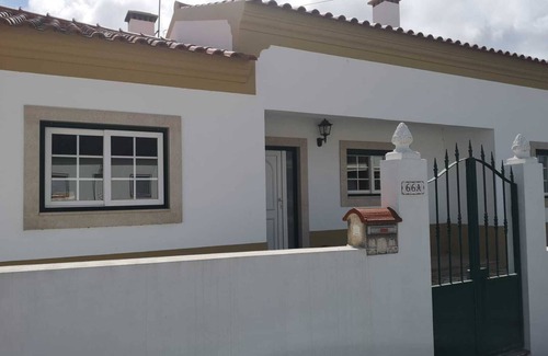 Foz do Arelho Casa | Foz do Arelho in a heavenly setting.