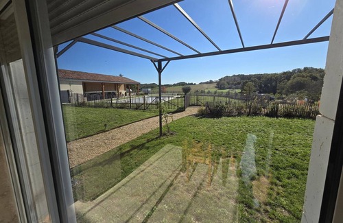 Brantome-en-Perigord Cabaña | Casa acogedora con piscina compartida y wifi en Brantôme