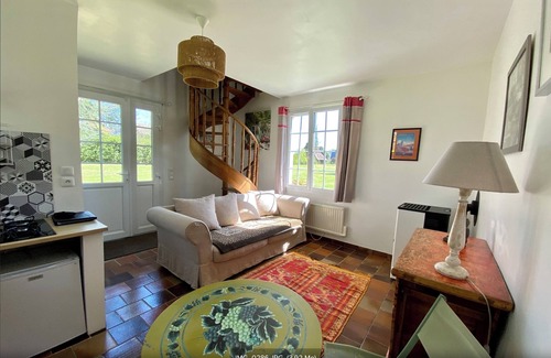 La Chapelle-du-Bois-des-Faulx Casa | 19th-century presbytery