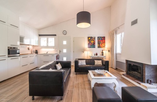 Pouzols-Minervois Villa | Villa en Pouzols con piscina y viñedos