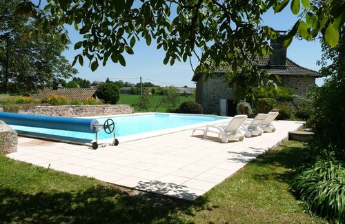 Comiac Cabaña | Casa de carácter (3 estrellas) con piscina privada en el lote