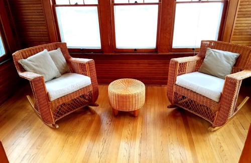 Saranac Lake Cama Y Desayuno | Franklin Manor - Queen Suite Optional Adjoining