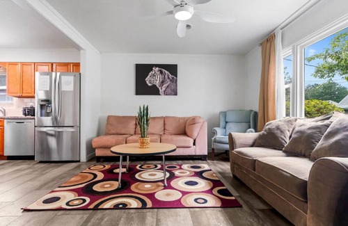 Frederick Casa | FREE Amenities 4Bd 2 Bath Oasis 8mins to Downtown