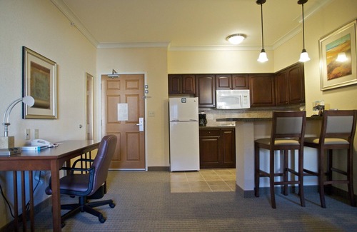 West San Antonio Condominio | ¡Suite accesible para personas con discapacidad auditiva con acceso accesible a la piscina cerca de SeaWorld!