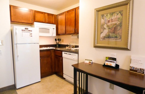 Novi Apartamento | Free Breakfast Buffet. Pool, Hot Tub & Gym Access!