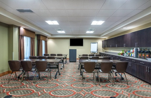 Altoona Condominio | Desayuno gratis, Wi-Fi gratis, piscina cubierta y jacuzzi | Gran lugar para quedarse!