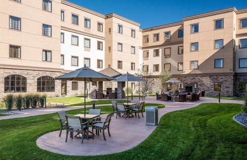 Altoona Condominio | Desayuno gratis, Wi-Fi gratis, piscina cubierta y jacuzzi | Gran lugar para quedarse!