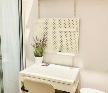 Kapitolyo Apartamento | Free Car Parking - Sheridan North 1BR Apt near BGC