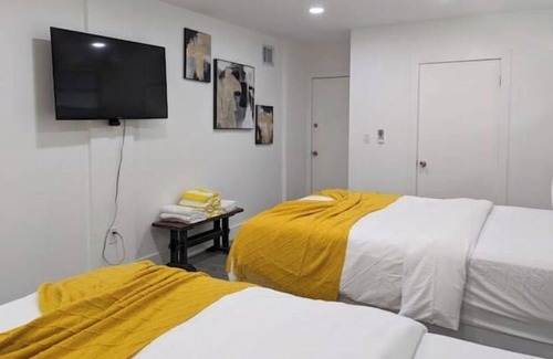 Biscayne Park Casa | FREE NIGHT in Miami Tropical Escape