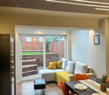 Bedford Casa | Free Parking 11 Guests Family&Contractors Bedford