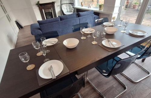 Fieldway Apartamento | Free Parking, comfortable, stylish house, G London & Kent Gateway