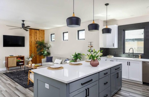 Holly Casa | Free Parking, Eastside - Palisander - Portoro