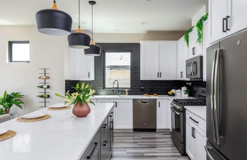 Holly Casa | Free Parking, Eastside - Palisander - Portoro