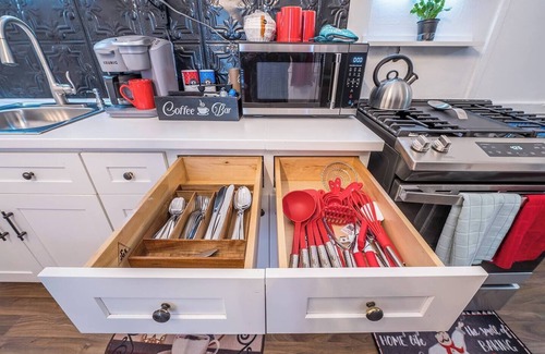 Cabbagetown Apartamento | Free Wi-Fi, Parking, No Pet Fee, by Eastside Beltline Trail, Krog St Market