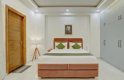 Noida Apartamento | Freesia 3-BHK Apartment With Common Gaming Zone Near Popular Malls