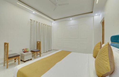 Noida Apartamento | Freesia 3-BHK Apartment With Common Gaming Zone Near Popular Malls