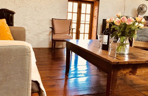 Villefranche-du-Perigord Cabaña | French Holiday rental in the Périgord. XVIII th Century stone farmhouse.