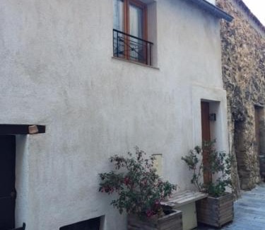 Castellar Apartamento | French Riviera, quiet apartment, Castellar