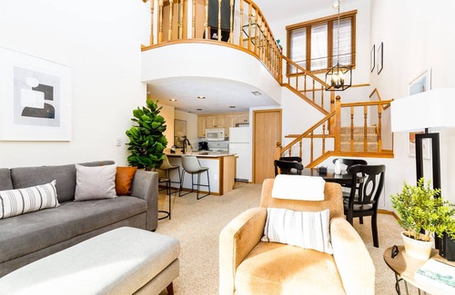 The Galena Territory Casa | Fresh! 2BR Golf Villa w/ King Beds, Dog-Friendly, Amenity Access, Near Trails