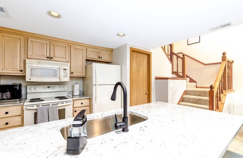 The Galena Territory Casa | Fresh! 2BR Golf Villa w/ King Beds, Dog-Friendly, Amenity Access, Near Trails