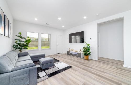 Houston Casa | Freshly Built 4BR Home in North Houston