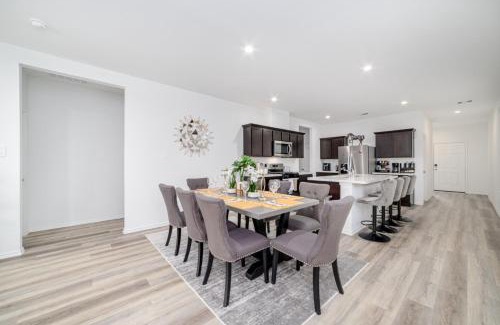 Houston Casa | Freshly Built 4BR Home in North Houston