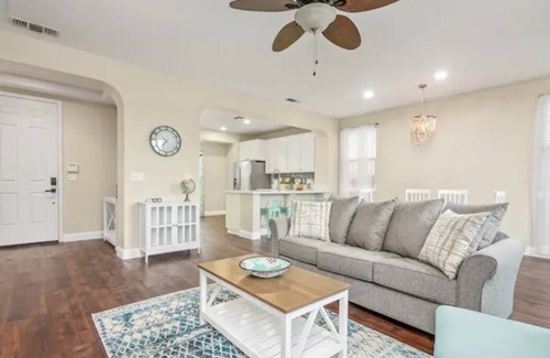 Roosevelt Casa | Fresno House - BBQ, Fire Pit, 3 Bed, 2 Bath & 2 Car Garage!