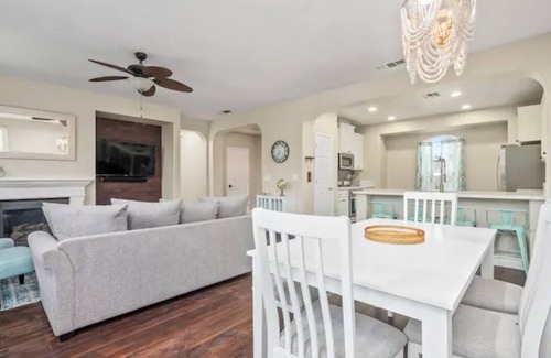 Roosevelt Casa | Fresno House - BBQ, Fire Pit, 3 Bed, 2 Bath & 2 Car Garage!