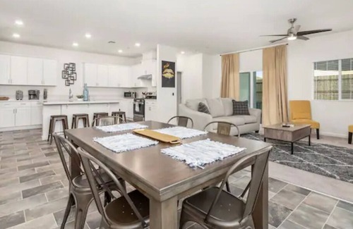 Roosevelt Casa | Fresno House| New-Build| 2 Car Garage| 3 Bed/2 Bath