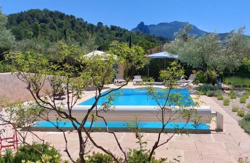 Buis-les-Baronnies Casa | Freundliches Haus mit Pool und großem Garten