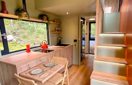 Orby Cabina | Freyja Summer Forest Retreat | Lakeside Views & Outdoor Tub (Near Gothenburg)