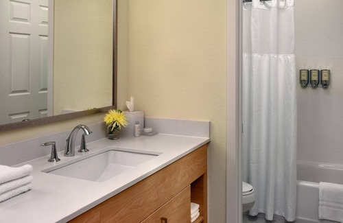 Westlake Hotel | Friends and Family Getaway! Full Kitchen, Free Parking, Pool, Pets Allowed