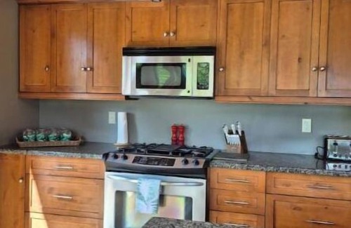 Golden Casa | Friends. Family. Adventure.