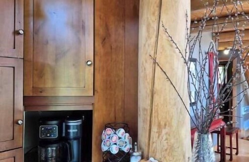 Golden Casa | Friends. Family. Adventure.