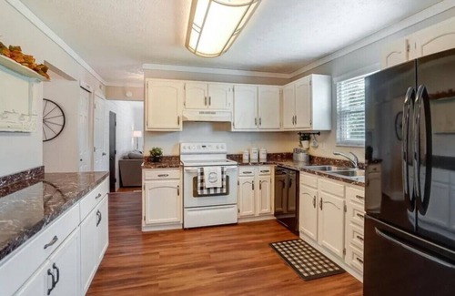 Powell Casa | Friends & Family Columbus 5BR 3BA Home, Near Zoo and OSU