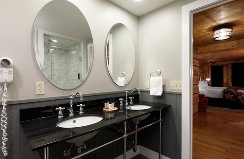 Chestertown Hotel | Friends Lake Inn