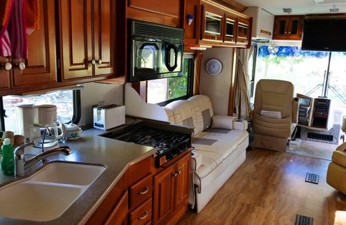 New Meadows Casa | Friendship - Luxury Motorhome by the River