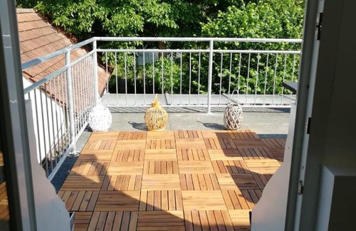 Neustadt an der Aisch Apartamento | Frisch renoviert mit Dachterrasse - Genieße Ruhe und Grün nahe Neustadt Aisch