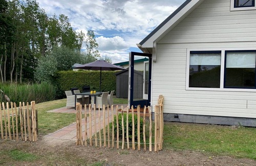 Tzummarum Casa | Estancia en la campiña frisia cerca del mar